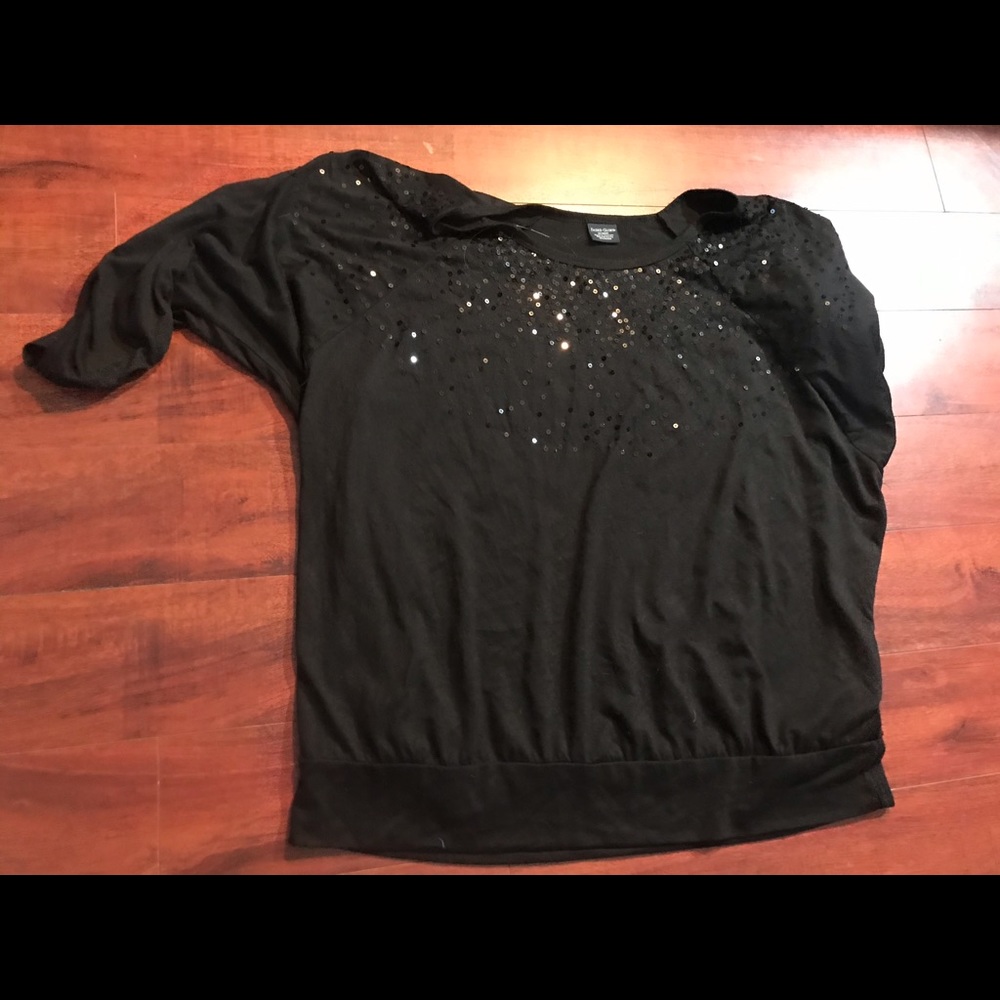 Black shirt w sequins